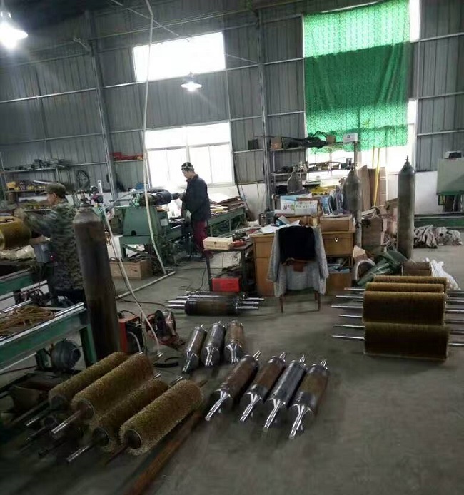 鋼絲刷整體纏繞鋼（gāng）絲機械（xiè）